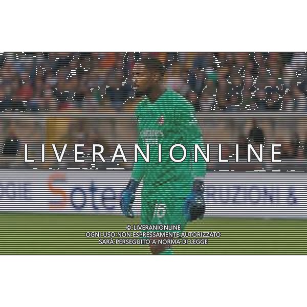 Mike Maignan of AC Milan during the Italian soccer Serie A match US Lecce vs AC Milan on November 10, 2023 at Via del Mare Stadium in Lecce, Italy. Photo by Emmanuele Mastrodonato/ag. Aldo Liverani sas/AGENZIA ALDO LIVERANI SAS