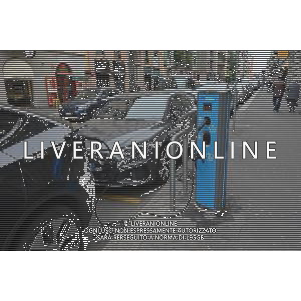TVRG Colonnina auto elettrriche Milano - Una colonnina per la ricarica delle auto elettriche foto Roberto Garavaglia/ag. Aldo Liverani sas/AGENZIA ALDO LIVERANI SAS
