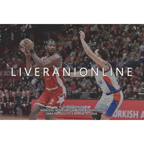 TVRG EA7 Emporio Armani Milano vs Anadolu Efes Istanbul nella foto Alex Poythress (Olimpia Milano) e Shane Larkin (Anadolu Efes Istanbul) Assago (MI) 16-11-2023 Mediolanum Forum Turkish Airlines Euroleague 9a giornata regular season foto Roberto Garavaglia/ag. Aldo Liverani sas