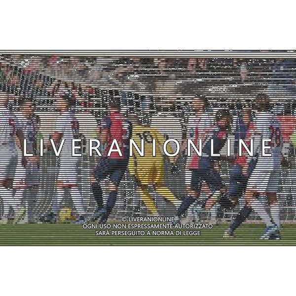 26-11-2023. Cagliari calcio- AC Monza . 13° giornata campionato calcio italiano Serie A 2023/2024, Stadio Unipol Domus Cagliari. Foto Salvatore Moi/Agenzia Aldo Liverani s.as. Nella foto: Gol ed esultanza del Cagliari in casa contro Monza, nello stadio Unipol Domus di Cagliari. Segna: Alberto Dossena Cagliari ©SALVATORE MOI/AGENZIA ALDO LIVERANI SAS