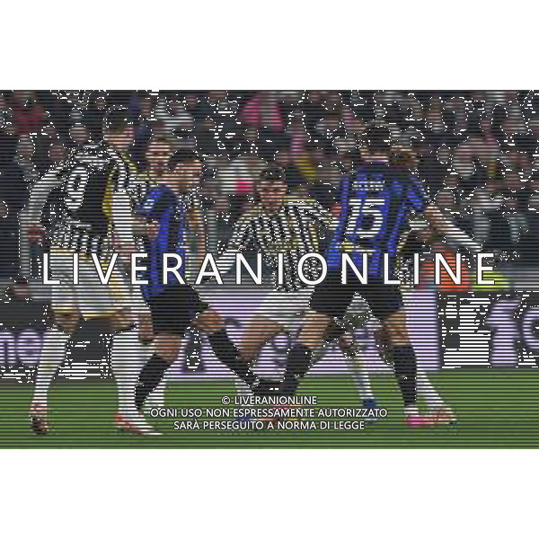 Torino 26.11.2023 Allianz Stadium @Manuela Viganti/Ag. Aldo Liverani sas Juventus vs Inter Campionato Calcio Serie A TIM 2023/2024 13a giornata Nella foto: andrea cambiaso e hakan calhanoglu ©Viganti/AGENZIA ALDO LIVERANI SAS