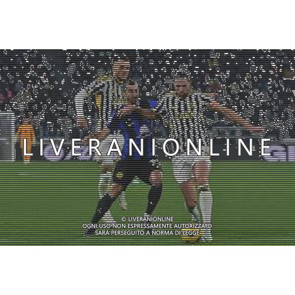 Torino 26.11.2023 Allianz Stadium @Manuela Viganti/Ag. Aldo Liverani sas Juventus vs Inter Campionato Calcio Serie A TIM 2023/2024 13a giornata Nella foto: Kostic-Rabiot-Mkhitryan ©Viganti/AGENZIA ALDO LIVERANI SAS