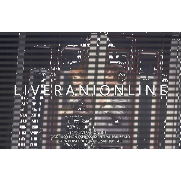 DIAP-RETROSPETTIVA ALBERTO LIONELLO ATTORE NELLA FOTO ALBERTO LIONELLO CON ERIKA BLANC IN TEATRO NELL\'ANNO 1981 A MILANO AG ALDO LIVERANI SAS