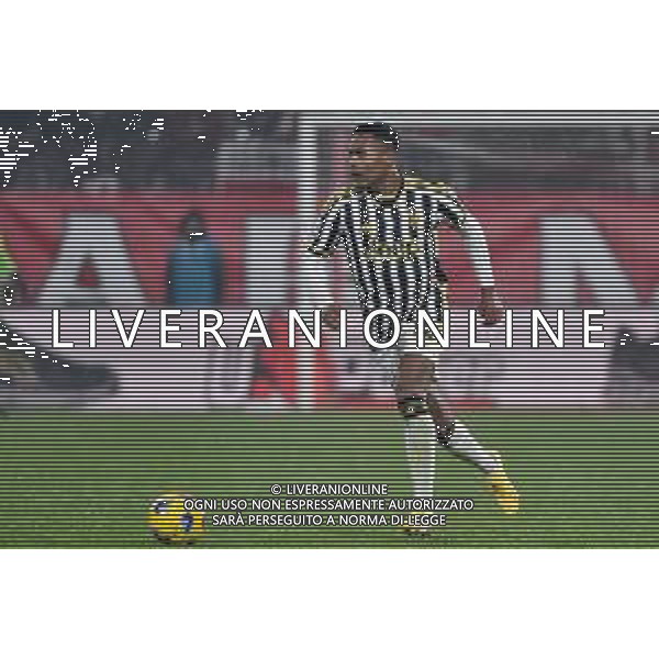 Monza vs Juventus nella foto Alex Sandro (Juventus) Monza 01-12-2023 U-Power Stadium Campionato Serie A TIM - 14a giornata foto Roberto Garavaglia/ag. Aldo Liverani sas/AGENZIA ALDO LIVERANI SAS