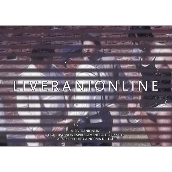 DIAP-Renato Pozzetto attore, regista, cantante italiano - Retrospettiva nella foto Renato Pozzetto con Teo Teocoli e Massimo Boldi nel film \'Oh, Serafina! \' del 1976 diretto da Alberto Lattuada © ARCHIVIO / AGENZIA ALDO LIVERANI SAS