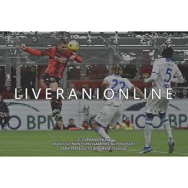 Milan vs Frosinone nella foto Luka Jovic (Milan) serve a Fikayo Tomori (Milan) la palla per il gol del 3 a 0 Milano 02-12-2023 Stadio Giuseppe Meazza - San Siro Campionato Serie A TIM - 14a giornata foto Roberto Garavaglia/ag. Aldo Liverani sas