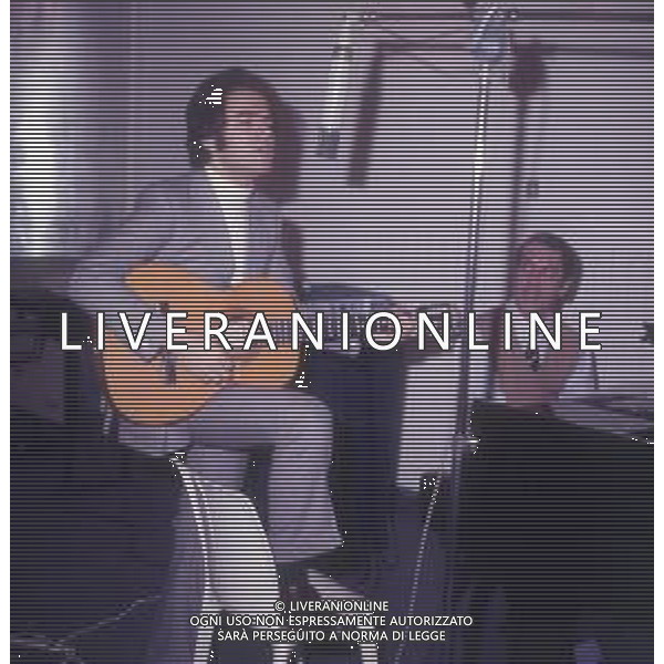 COL-RETROSPETTIVA MARIO TESSUTO CANTANTE NELLA FOTO MARIO TESSUTO NELL\'ANNO 1970 AG ALDO LIVERANI SAS