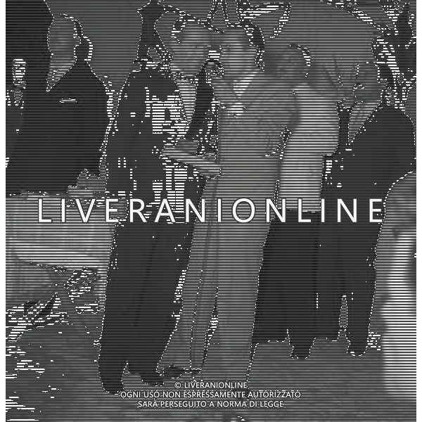 NEG-RETROSPETTIVA NINO TARANTO ATTORE NELLA FOTO NINO TARANTO AI NASTRI D\'ARGENTO NELL\'ANNO 1950 CON LELLO BERSANI FOTO SANDRO VESPASIANI-AG ALDO LIVERANI SAS 