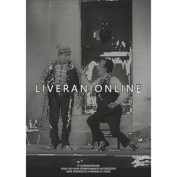 NEG-RETROSPETTIVA NINO TARANTO ATTORE NELLA FOTO NINO TARANTO NELL\'ANNO 1978-1979 A MILANO AG ALDO LIVERANI SAS 