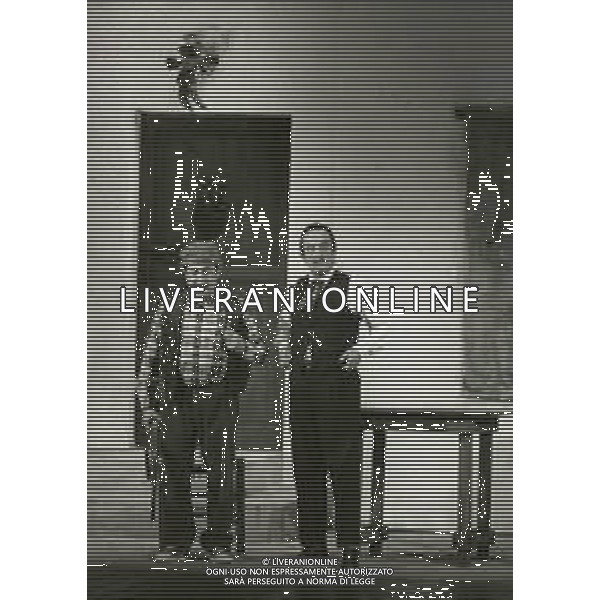 NEG-RETROSPETTIVA NINO TARANTO ATTORE NELLA FOTO NINO TARANTO NELL\'ANNO 1978-1979 A MILANO AG ALDO LIVERANI SAS 