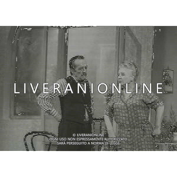 NEG-RETROSPETTIVA NINO TARANTO ATTORE NELLA FOTO NINO TARANTO NELL\'ANNO 1978-1979 A MILANO AG ALDO LIVERANI SAS 