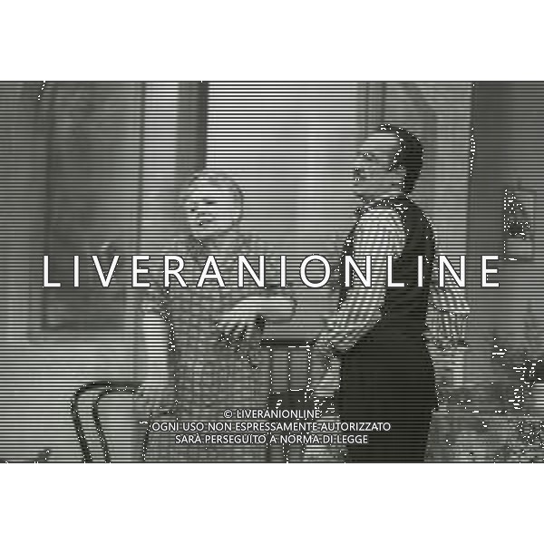 NEG-RETROSPETTIVA NINO TARANTO ATTORE NELLA FOTO NINO TARANTO NELL\'ANNO 1978-1979 A MILANO AG ALDO LIVERANI SAS 