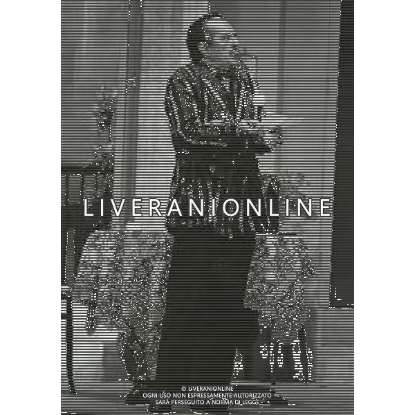 NEG-RETROSPETTIVA NINO TARANTO ATTORE NELLA FOTO NINO TARANTO NELL\'ANNO 1978-1979 A MILANO AG ALDO LIVERANI SAS 