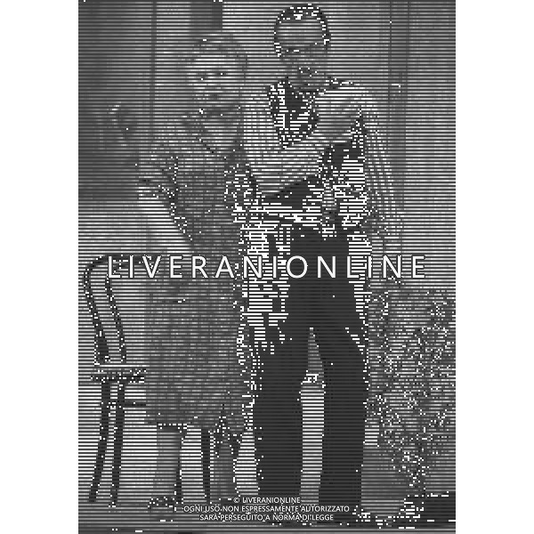 NEG-RETROSPETTIVA NINO TARANTO ATTORE NELLA FOTO NINO TARANTO NELL\'ANNO 1978-1979 A MILANO AG ALDO LIVERANI SAS 