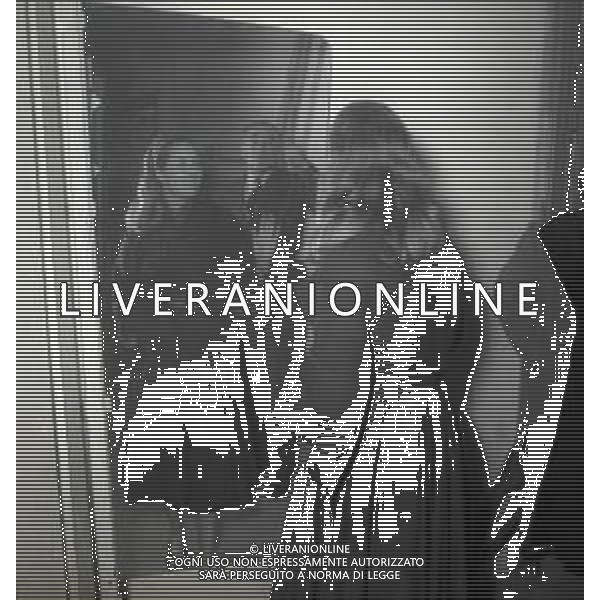 NEG-RETROSPETTIVA LEA PADOVANI ATTRICE NELLA FOTO LEA PADOVANI A ROMA CON LA SORELLA-IL CONTE NANDO BORONZO-NICO PEPE E PAOLO CARLINI NELL\'ANNO 1955 AG ALDO LIVERANI SAS