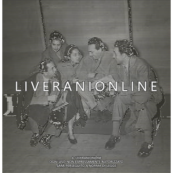 NEG-RETROSPETTIVA LEA PADOVANI ATTRICE NELLA FOTO LEA PADOVANI A ROMA CON LA SORELLA-IL CONTE NANDO BORONZO-NICO PEPE E PAOLO CARLINI NELL\'ANNO 1955 AG ALDO LIVERANI SAS