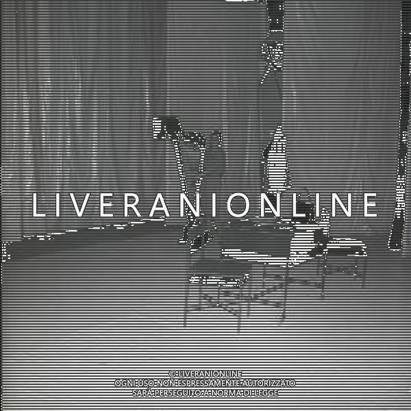 NEG-RETROSPETTIVA LEA PADOVANI ATTRICE NELLA FOTO LEA PADOVANI A MILANO IL GIORNO 12-01-1964 A TEATRO CON D\'ORSI UMBERTO E LEO GARRANI A MILANO DOPO LA SUA ASSENZA PER SETTE ANNI DAL PALCOSCENICO AG ALDO LIVERANI SAS