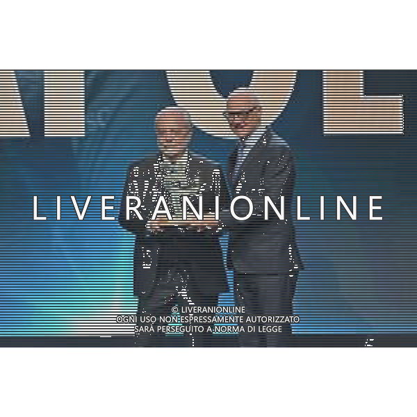 TVRG Gala Calcio 2023 nella foto il Napoli premiato come miglior società ritira il premio il presidente Aurelio De Laurentiis, sulla DX Gianni Grazioli direttore generale AIC Milano 04-12-2023 Gran Gala del Calcio 2023, l\'appuntamento organizzato dall\'AIC Associazione Italiana Calciatori per premiare i protagonisti della stagione 2022-2023 foto Roberto Garavaglia/ag. Aldo Liverani sas