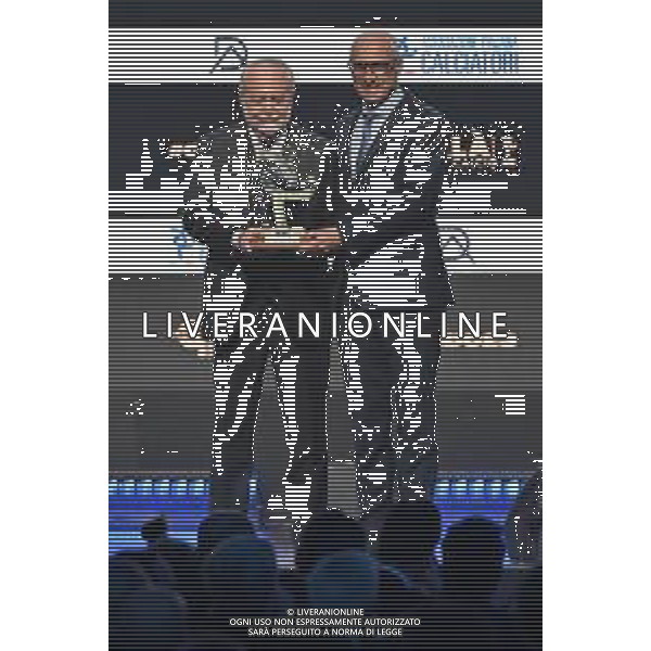 TVRG Gala Calcio 2023 nella foto il Napoli premiato come miglior società ritira il premio il presidente Aurelio De Laurentiis, sulla DX Gianni Grazioli direttore generale AIC Milano 04-12-2023 Gran Gala del Calcio 2023, l\'appuntamento organizzato dall\'AIC Associazione Italiana Calciatori per premiare i protagonisti della stagione 2022-2023 foto Roberto Garavaglia/ag. Aldo Liverani sas