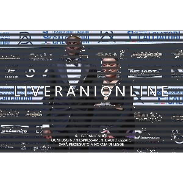 TVRG Gala Calcio 2023 nella foto Victor Osimhen (Napoli) con la compagna Milano 04-12-2023 Gran Gala del Calcio 2023, l\'appuntamento organizzato dall\'AIC Associazione Italiana Calciatori per premiare i protagonisti della stagione 2022-2023 foto Roberto Garavaglia/ag. Aldo Liverani sas