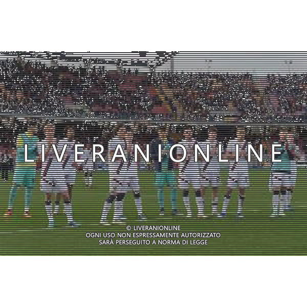 Players of Bologna FC applauds fans during the Italian soccer Serie A match US Lecce vs Bologna FC on December 3, 2023 at Via del Mare Stadium in Lecce, Italy. Photo by Emmanuele Mastrodonato/ag. Aldo Liverani sas