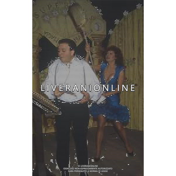 DIAP-RETROSPETTIVA MASSIMO BOLDI ATTORE NELLA FOTO MASSIMO BOLDI NELL\'ANNO 1985 NELLA TRASMISSIONE TELEVISIVA “RISATISSIMA“ CON CARMEN RUSSO AG ALDO LIVERANI SAS  