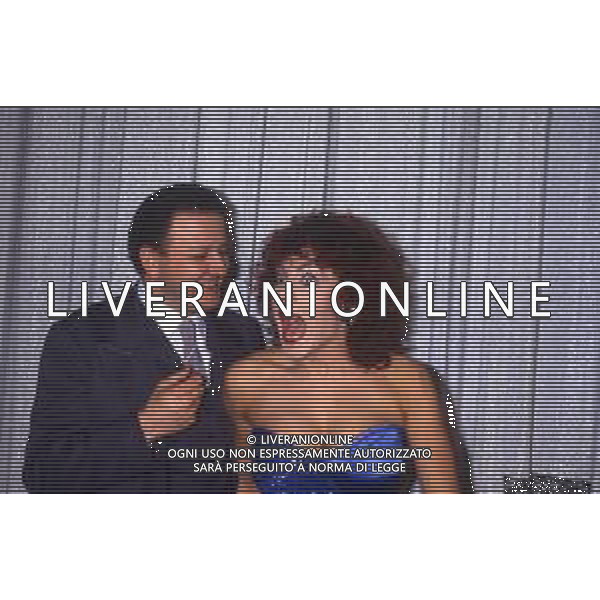 DIAP-RETROSPETTIVA MASSIMO BOLDI ATTORE NELLA FOTO MASSIMO BOLDI NELL\'ANNO 1985 NELLA TRASMISSIONE TELEVISIVA “RISATISSIMA“ CON CARMEN RUSSO AG ALDO LIVERANI SAS    