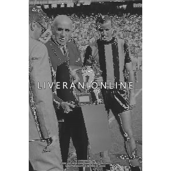 INTERNAZIONALE CALCIO 1963/1964 - RETROSPETTIVA NELLA FOTO IL GIORNALISTA NINO OPPIO CON MARIO CORSO CALCIATORE FOTO CARLO LORENZINI-AGENZIA ALDO LIVERANI SAS