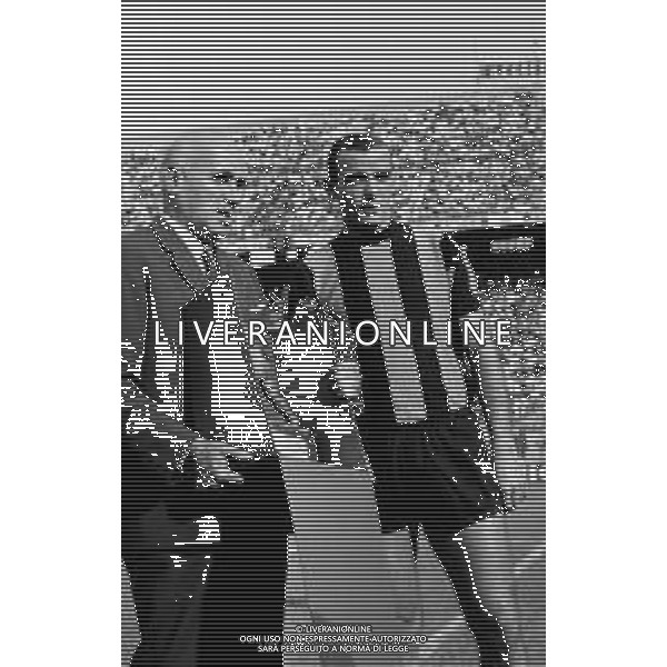 INTERNAZIONALE CALCIO 1963/1964 - RETROSPETTIVA NELLA FOTO NINO OPPIO GIORNALISTA CON MARIO CORSO CALCIATORE FOTO CARLO LORENZINI-AGENZIA ALDO LIVERANI SAS