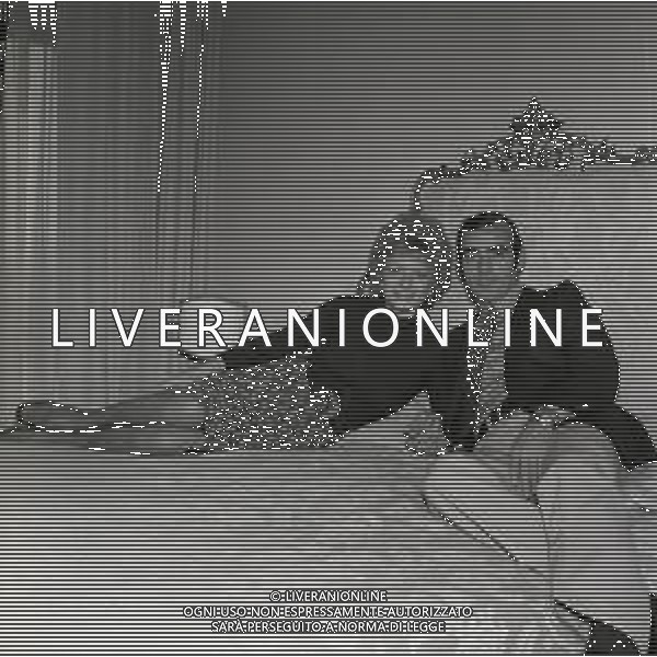 1970 MILANO RETROSPETTIVA MARIO CORSO CALCIATORE NELLA FOTO MARIO CORSO CON LA MOGLIE AG ALDO LIVERANI SAS
