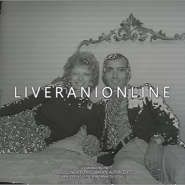 1970 MILANO RETROSPETTIVA MARIO CORSO CALCIATORE NELLA FOTO MARIO CORSO CON LA MOGLIE AG ALDO LIVERANI SAS