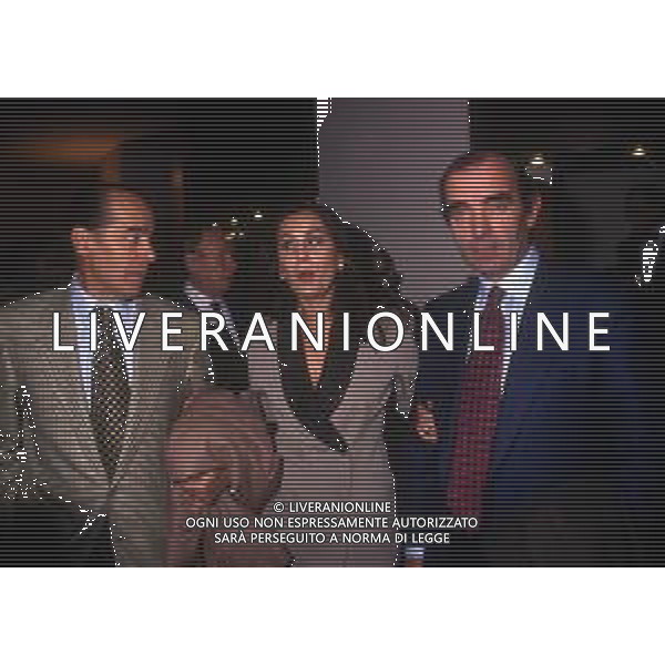RETROSPETTIVA MARIO CORSO CALCIATORE NELLA FOTO MARIO CORSO CON LUIS SUAREZ E MARINA SBARDELLA AG ALDO LIVERANI SAS