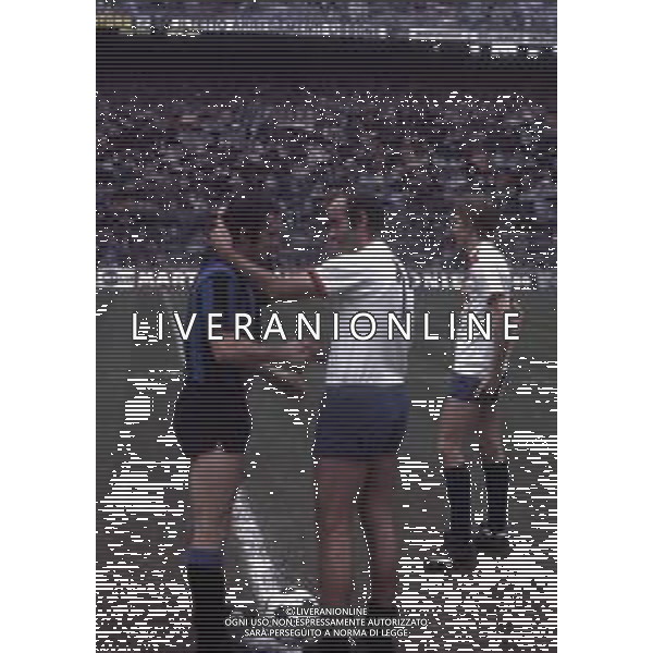 RETROSPETTIVA MARIO CORSO CALCIATORE NELLA FOTO MARIO CORSO CON LA MAGLIA DEL GENOA E ROBERTO BONINSEGNA AG ALDO LIVERANI SAS