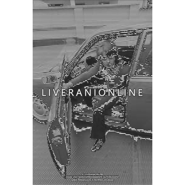 Neg- RETROSPETTIVA GRUPPO MUSICALE "I CAMALEONTI" NEL 1972 NELLA FOTO ANTONIO CRIPEZZI (Voce e Piano) NEL SUO MESTIERE DI "MECCANICO" AG. ALDO LIVERANI SAS