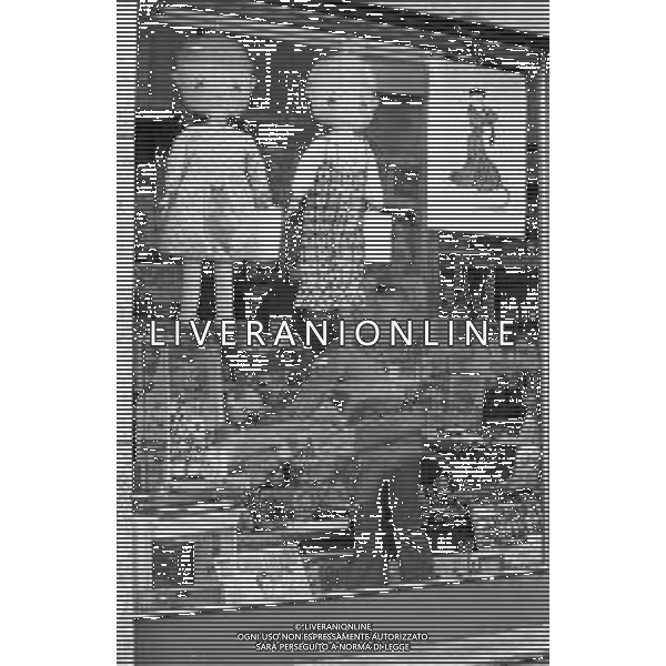 Neg- RETROSPETTIVA GRUPPO MUSICALE "I CAMALEONTI" NEL 1972 NELLA FOTO LIVIO MACCHIA, (Basso e Voce) NEL SUO MESTIERE DI "VENDITORE DI GIOCATTOLI" AG. ALDO LIVERANI SAS