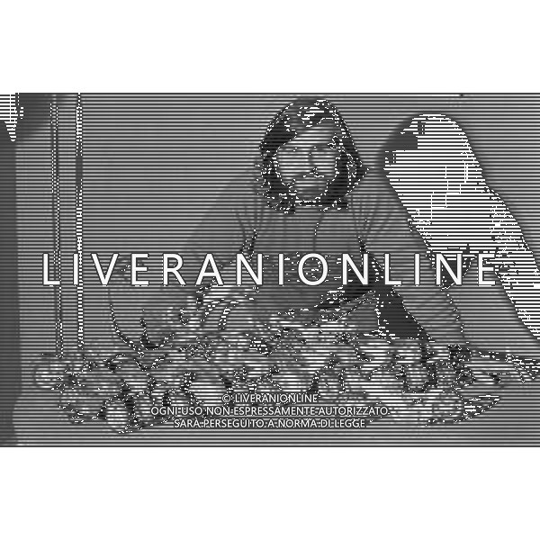 Neg- RETROSPETTIVA GRUPPO MUSICALE "I CAMALEONTI" NEL 1972 NELLA FOTO PAOLO DE CEGLIE (Batteria) NEL SUO MESTIERE DI "COLLEZIONISTA DI MODELLINI DI MOTO - MODELLISMO" AG. ALDO LIVERANI SAS