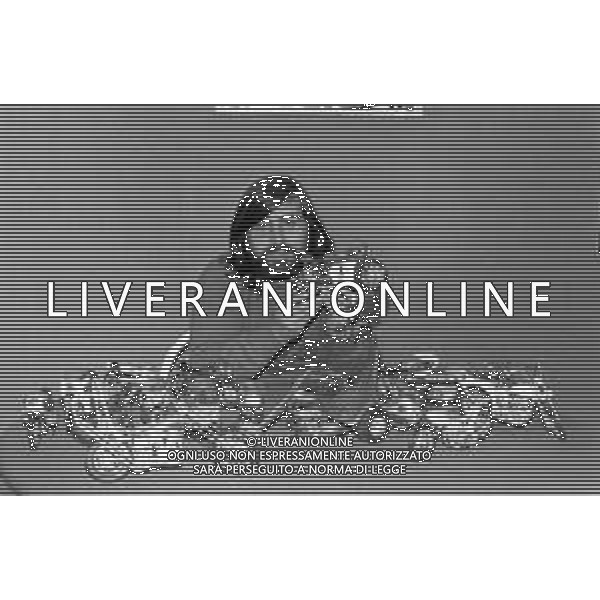 Neg- RETROSPETTIVA GRUPPO MUSICALE "I CAMALEONTI" NEL 1972 NELLA FOTO PAOLO DE CEGLIE (Batteria) NEL SUO MESTIERE DI "COLLEZIONISTA DI MODELLINI DI MOTO - MODELLISMO" AG. ALDO LIVERANI SAS