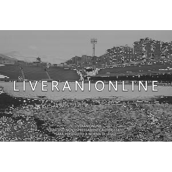 Neg- RETROSPETTIVA STADIO MARASSI DI GENOVA NELLA FOTO VEDUTA INTERNO DEL CAMPO COPERTO DALLA NEVE CAMPIONATO CALCIO 1985-1986 AG ALDO LIVERANI SAS