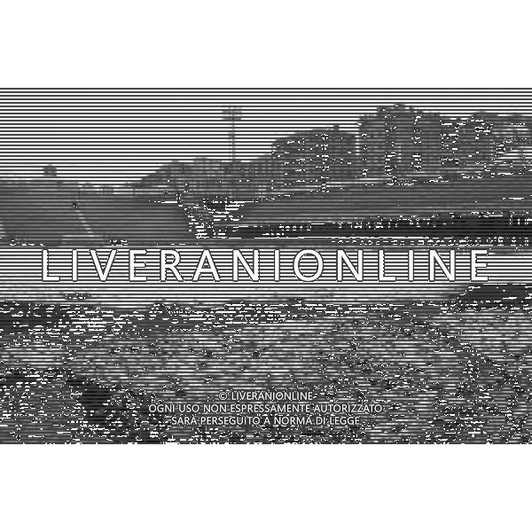 Neg- RETROSPETTIVA STADIO MARASSI DI GENOVA NELLA FOTO VEDUTA INTERNO DEL CAMPO COPERTO DALLA NEVE CAMPIONATO CALCIO 1985-1986 AG ALDO LIVERANI SAS