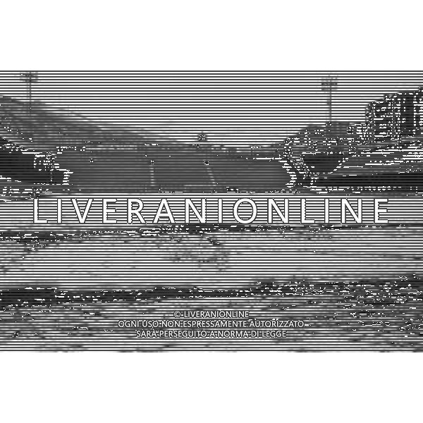 Neg- RETROSPETTIVA STADIO MARASSI DI GENOVA NELLA FOTO VEDUTA INTERNO DEL CAMPO COPERTO DALLA NEVE CAMPIONATO CALCIO 1985-1986 AG ALDO LIVERANI SAS