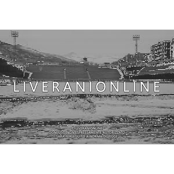 Neg- RETROSPETTIVA STADIO MARASSI DI GENOVA NELLA FOTO VEDUTA INTERNO DEL CAMPO COPERTO DALLA NEVE CAMPIONATO CALCIO 1985-1986 AG ALDO LIVERANI SAS