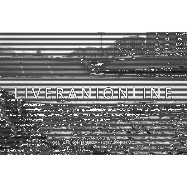 Neg- RETROSPETTIVA STADIO MARASSI DI GENOVA NELLA FOTO VEDUTA INTERNO DEL CAMPO COPERTO DALLA NEVE CAMPIONATO CALCIO 1985-1986 AG ALDO LIVERANI SAS