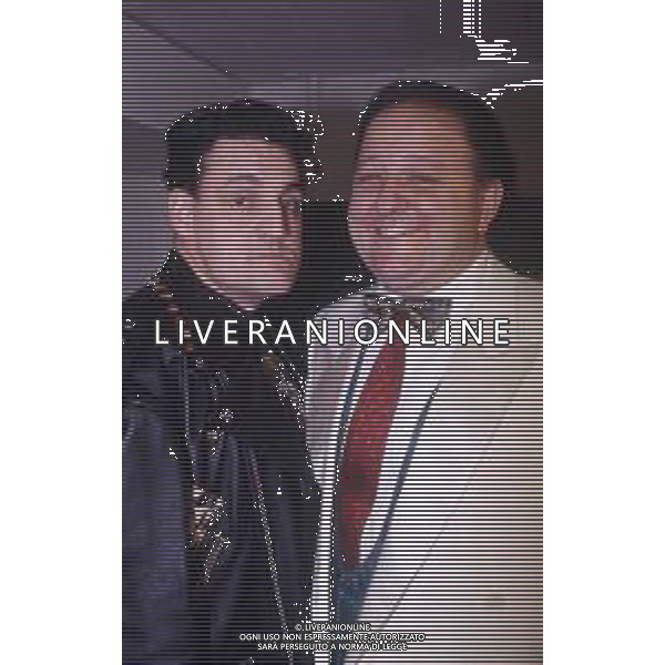DIAP-RETROSPETTIVA MASSIMO BOLDI ATTORE NELLA FOTO MASSIMO BOLDI CON FRANCESCO SALVI A MILANO NELL\'ANNO 1992 TRASMISSIONE TELEVISIVA “LA STRANA COPPIA“ AG ALDO LIVERANI SAS