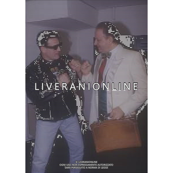 DIAP-RETROSPETTIVA MASSIMO BOLDI ATTORE NELLA FOTO MASSIMO BOLDI CON FRANCESCO SALVI A MILANO NELL\'ANNO 1992 TRASMISSIONE TELEVISIVA “LA STRANA COPPIA“ AG ALDO LIVERANI SAS
