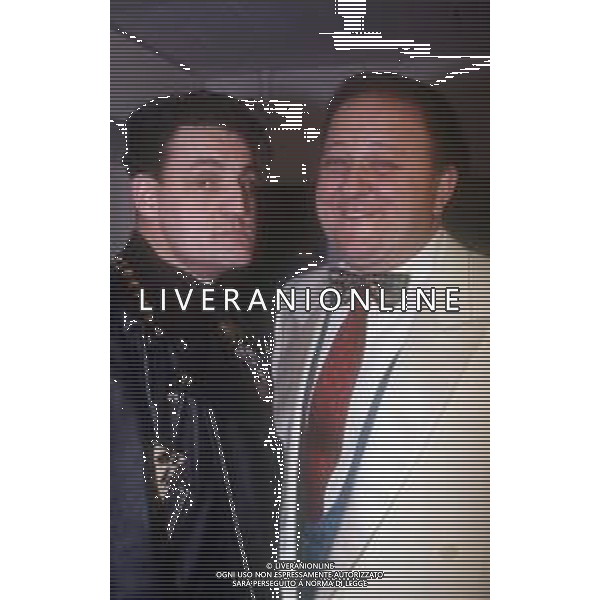 DIAP-RETROSPETTIVA MASSIMO BOLDI ATTORE NELLA FOTO MASSIMO BOLDI CON FRANCESCO SALVI A MILANO NELL\'ANNO 1992 TRASMISSIONE TELEVISIVA “LA STRANA COPPIA“ AG ALDO LIVERANI SAS