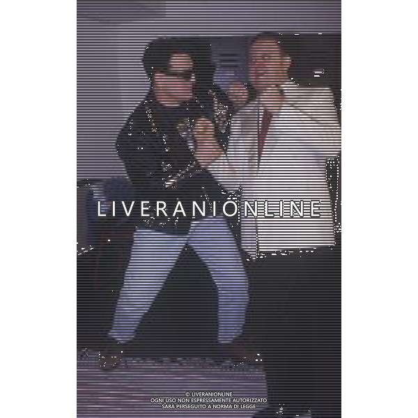 DIAP-RETROSPETTIVA MASSIMO BOLDI ATTORE NELLA FOTO MASSIMO BOLDI CON FRANCESCO SALVI A MILANO NELL\'ANNO 1992 TRASMISSIONE TELEVISIVA “LA STRANA COPPIA“ AG ALDO LIVERANI SAS