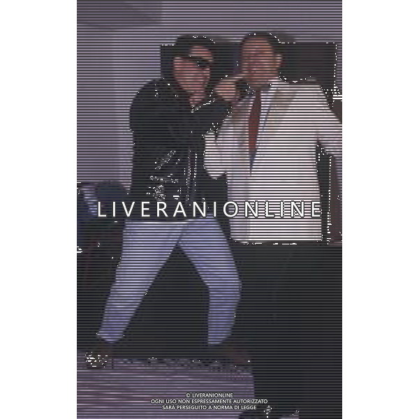 DIAP-RETROSPETTIVA MASSIMO BOLDI ATTORE NELLA FOTO MASSIMO BOLDI CON FRANCESCO SALVI A MILANO NELL\'ANNO 1992 TRASMISSIONE TELEVISIVA “LA STRANA COPPIA“ AG ALDO LIVERANI SAS