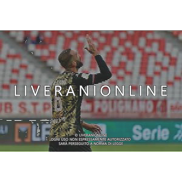 Valerio Di Cesare of SSC Bari celebrates after scoring a goal during the Italian Serie B match SSC Bari vs FC Sudtirol on December 09, 2023 at the San Nicola stadium in Bari, Italy. Photo by Emmanuele Mastrodonato/ag. Aldo Liverani sas/ AGENZIA ALDO LIVERANI SAS
