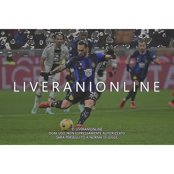 Inter vs Udinese nella foto Hakan Calhanoglu (Inter) segna il gol dell\'1 a 0 Milano 09-12-2023 Stadio Giuseppe Meazza - San Siro Campionato Serie A TIM - 15a giornata foto Roberto Garavaglia/ag. Aldo Liverani sas/ AGENZIA ALDO LIVERANI SAS