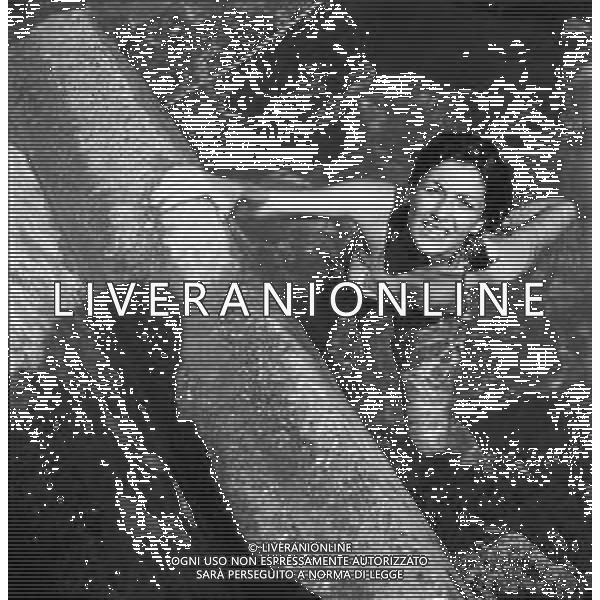 Neg- RETROSPETTIVA GRAZIELLA LONARDI BUONTEMPO MECENATE E COLLEZIONISTA D\'ARTE NELLA FOTO AL MARE SULL\'ISOLA DI CAPRI NELL\'ANNO 1950 AG ALDO LIVERANI SAS